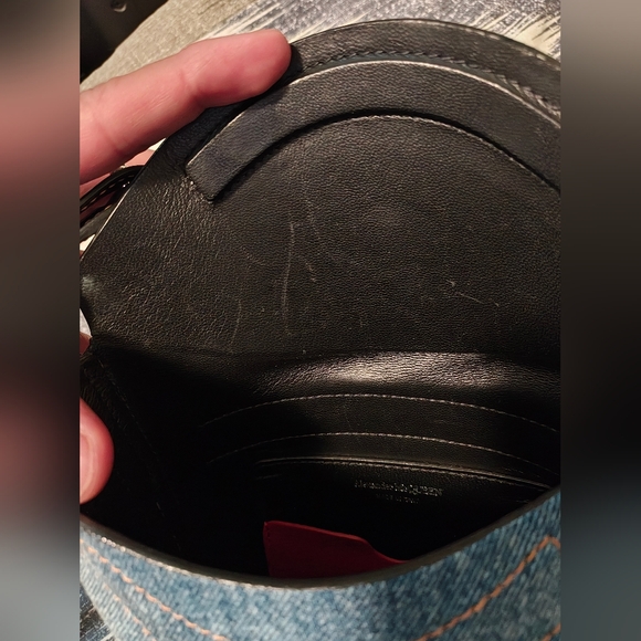 Stylish Denim and Leather Bucket Bag - Picture 10 of 15